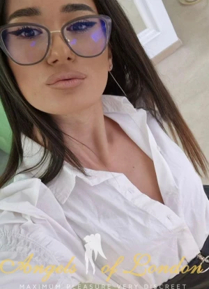 London escort Samira selfie in glasses